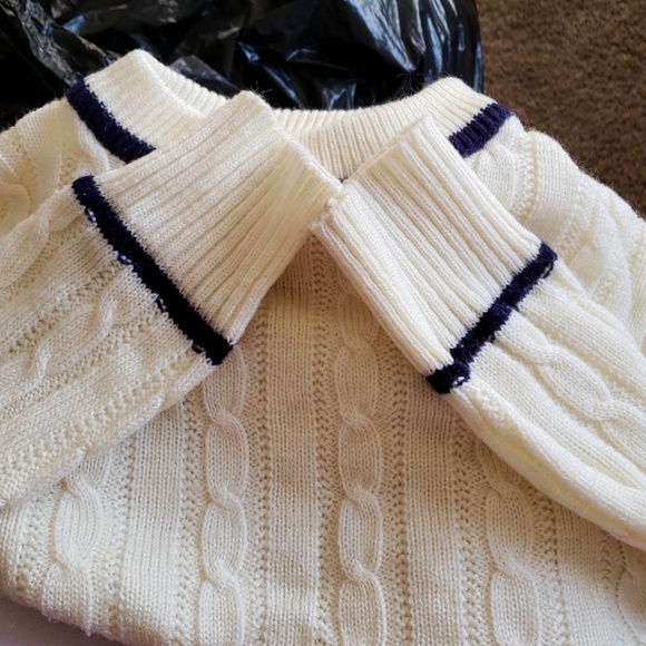 Sweater - Picture 4 of 4